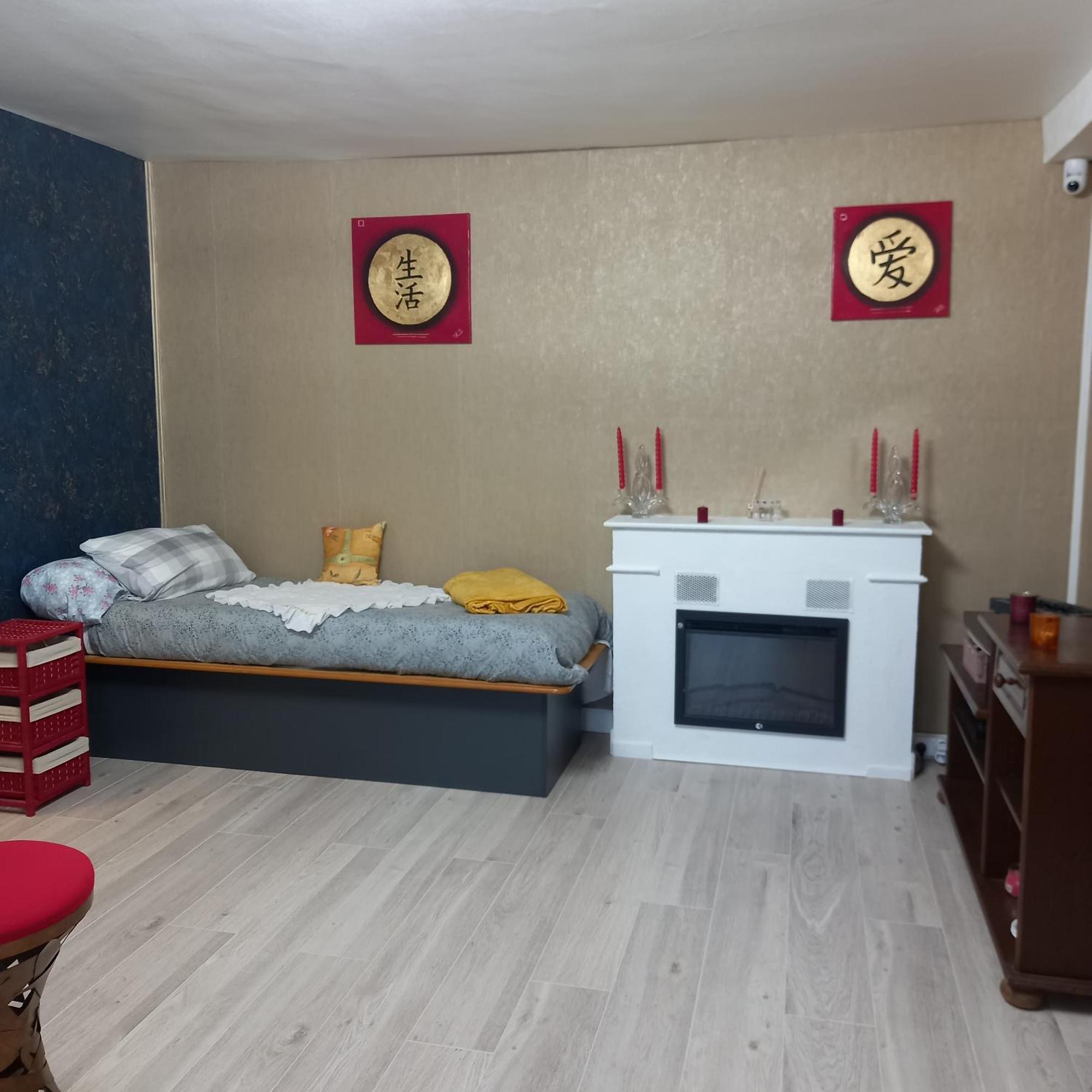 Une Chouette Maison Arcay  외부 사진